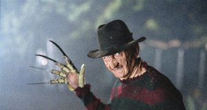 MIKE FLANAGAN SE OFRECE PARA DIRIGIR UNA NUEVA ENTREGA DE PESADILLA EN ELM STREET