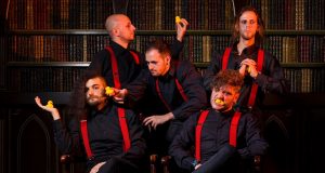 Bostok nos presenta su nuevo lyric video «Bailar o arrodillarse»