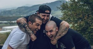 YUGULAR estrena «En la Retina» (Fuck Covid-19), vídeo oficial desde el confinamiento más absoluto.