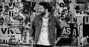 «PARA ELLOS» UN HOMENAJE DE CHUS NAVAJO A TODOS LOS MÚSICOS QUE HAN TENIDO QUE PARAR SUS GIRAS