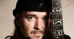 «ALMAS UNIDAS» Tema nuevo ideado por Alberto Rionda en colaboración con artistas internacionales