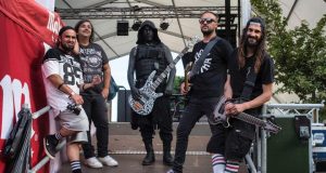 Javier Gómez Noya tocará la guitarra con Malkeda en directo