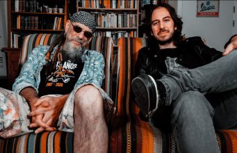 «Es momento de luchar» es el tercer single del nuevo disco de JORGE SALÁN, con El Drogas, «Es Momento DeLuchar»