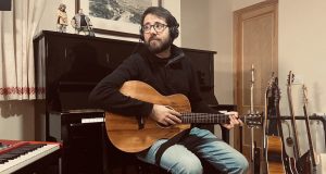 Carlos Álvarez (ex Dry River) presenta debut en solitario