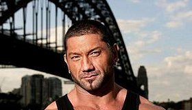 LA SECUELA DE PUÑALES POR LA ESPALDA FICHA A DAVE BAUTISTA