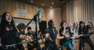 TETE NOVOA: Estrena la canción ‘Larga Vida al Metal’ junto a grandes artistas del rock nacional