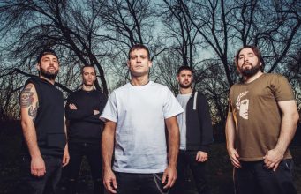Si la vida te va mal, pon Mosh, si la comida está sosa, pon Mosh, si no fo**as… ¡pues más Mosh! (entrevista universal)