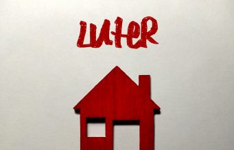 Luter: Lanzamiento La Tierra Prometida en acústico