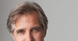 SCREAM FICHA A HENRY CZERNY PARA SU 6ª ENTREGA